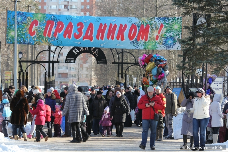 Сестрорецк провожал зиму под Gangman Style