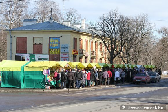 В Сестрорецке открылась ярмарка 