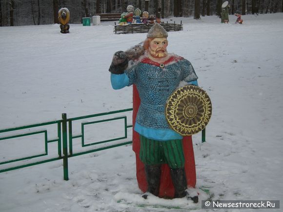 Неизвестные в парке «Дубки» совершили акт вандализма