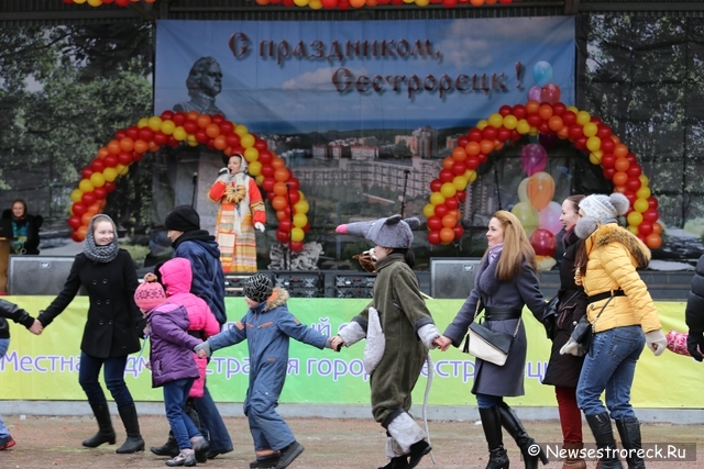 Уходи, зима! В Сестрорецке отметили Масленицу