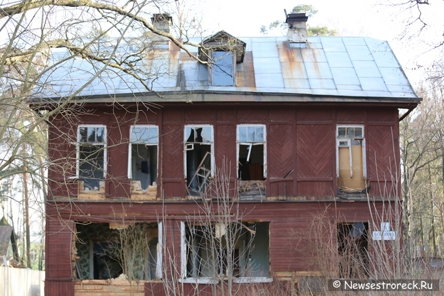 В Курортном районе продолжается контроль за расселенными домами