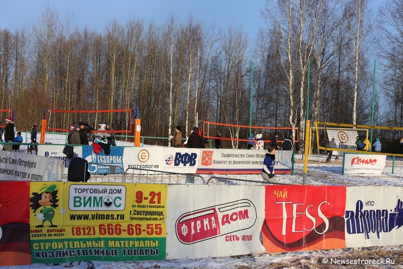 В Сестрорецке состоялся турнир по волейболу на снегу «Snow Volley Christmas-2015»