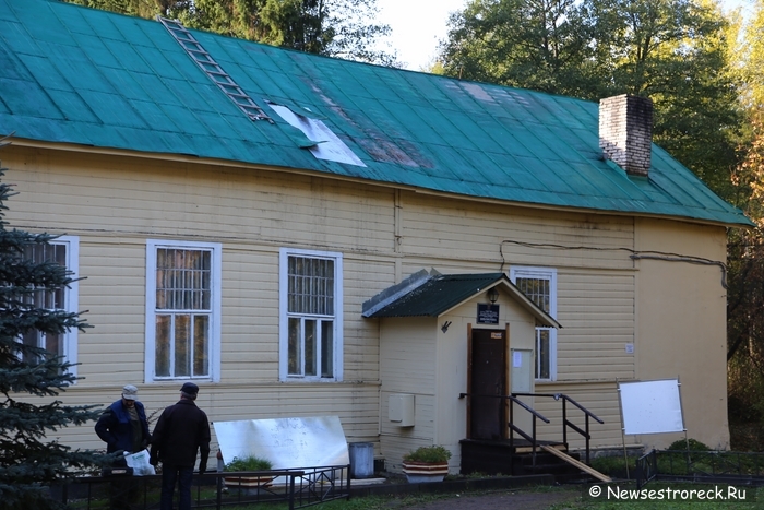 В поселке Солнечное горела библиотека 