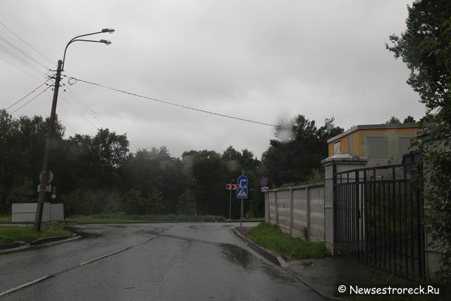 Закрыли сквозной проезд по наб.реки Сестры