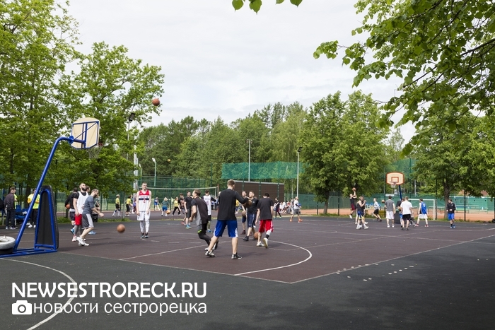 В Сестрорецке прошел турнир по стритболу